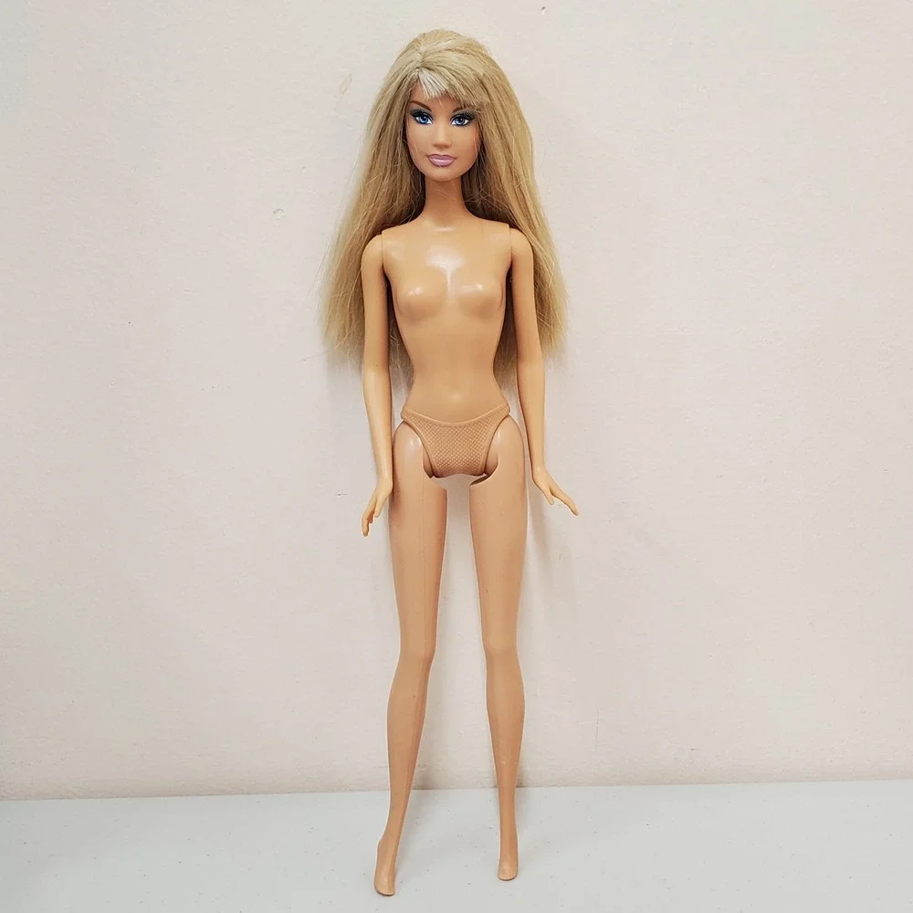 2008 Barbie TRU Fashion Gift Set Toys R‎ Us Exclusive Blue Nude Doll Only